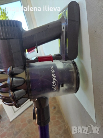 Безжична прахосмукачка Dyson, снимка 3 - Прахосмукачки - 54542798