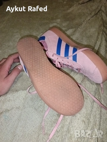 Adidas Обувки за ежедневно носене, снимка 3 - Маратонки - 54392299