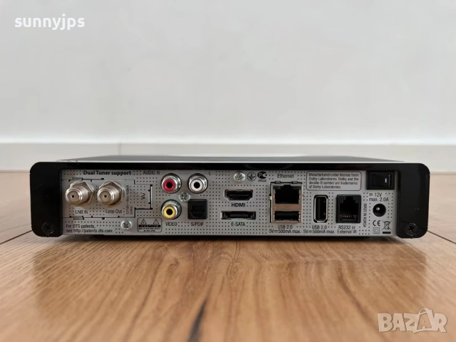 Сателитен приемник Vu+ SoloSE V2 Dual DVB-S2 tuner OpenATV 7.6, снимка 2 - Приемници и антени - 54631717