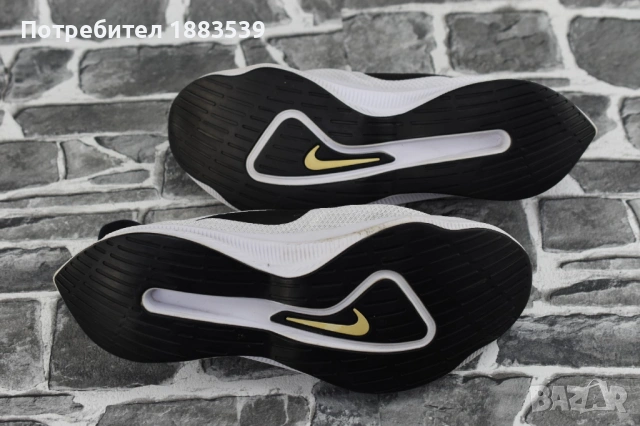маратонки Nike 45 номер, снимка 4 - Спортни обувки - 54462624