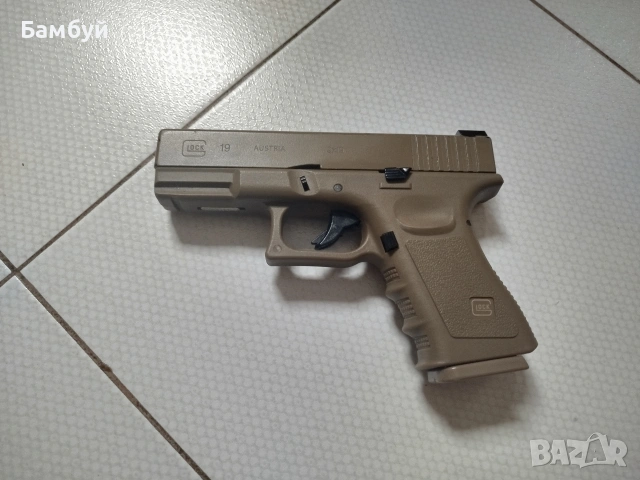 Airsoft Glock 19 – Green Gas, Blowback, Tan / Army Green, снимка 2 - Въздушно оръжие - 54020554