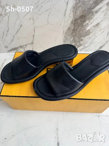 Fendi чехли кожени