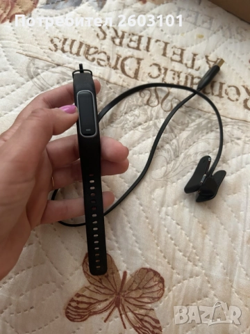 Фитнес гривна Garmin Vivosmart 4, снимка 2 - Смарт гривни - 55459038