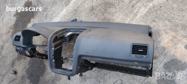Арматурно табло VW Golf 5, снимка 2 - Части - 54439739