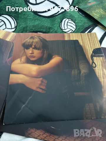 Taylor Swift Midnights jade green vinyl и The life of a showgirl vinyl. , снимка 12 - Грамофонни плочи - 55174567