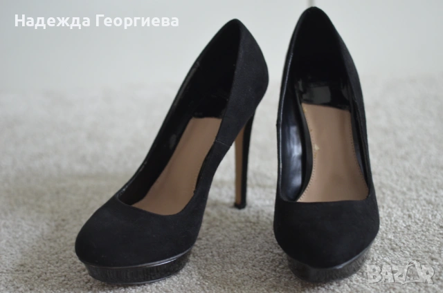 Елегантни дамски обувки в черно кадифе и лак, 37 номер, Stradivarius
