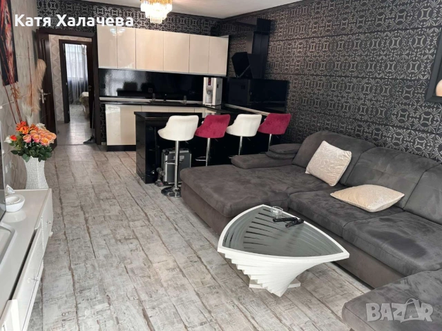 Тристаен с 2 паркоместа в ж.к. Левски - 1500 евро 