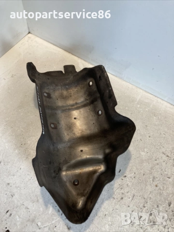 Топлинен щит за Nissan Pathfinder 2.5 Dci (2009) , снимка 2 - Части - 54356797