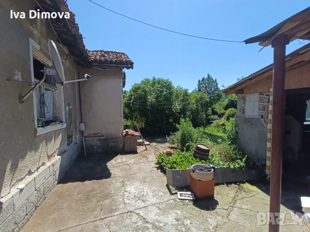 Къща с двор 1.5 дка, снимка 5 - Къщи - 55129264