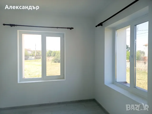 Двуетажна обновена къща с двор и допълнителна постройка в с.Цар Асен от собственик, снимка 7 - Къщи - 55373867