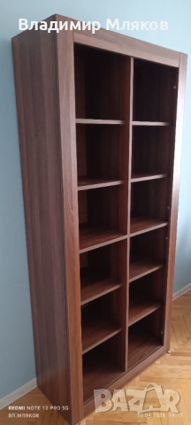 Продавам библиотека със стъклени врати, снимка 2 - Секции и витрини - 54257430