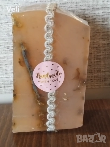 Домашен сапун с розово масло и цвят от роза 