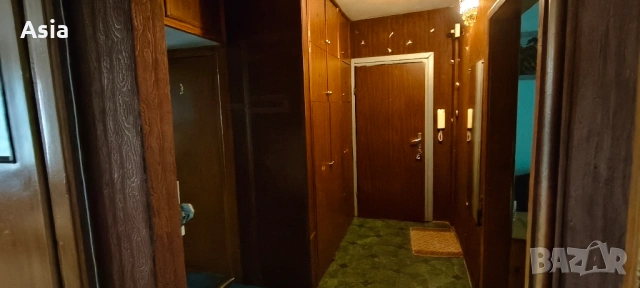 Продавам тристаен панелен апартамент в кв. Сухата Река 