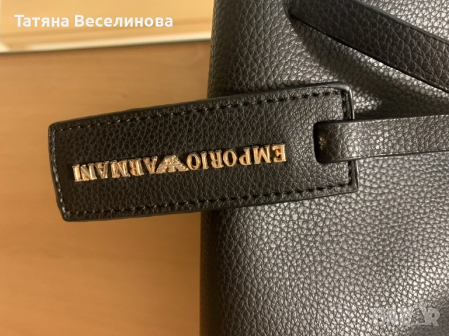 Дамска черна чанта Emporio Armani, снимка 4 - Чанти - 55606741