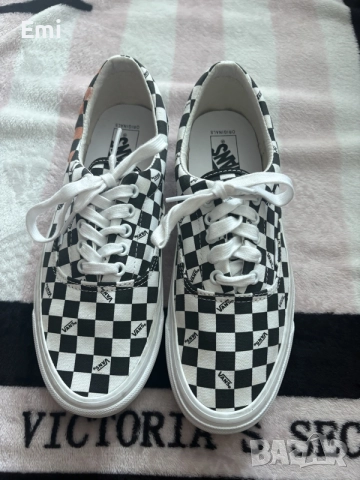 топ модел от Vans, снимка 2 - Кецове - 55616825