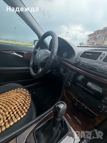 Mercedes-Benz E220, снимка 7 - Автомобили и джипове - 55427602