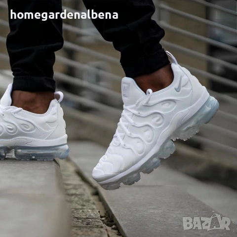 Маратонки Nike Air VaporMax Plus 'Triple White' – Чисто бяло съвършенство! 👟🤍, снимка 3 - Маратонки - 54316924