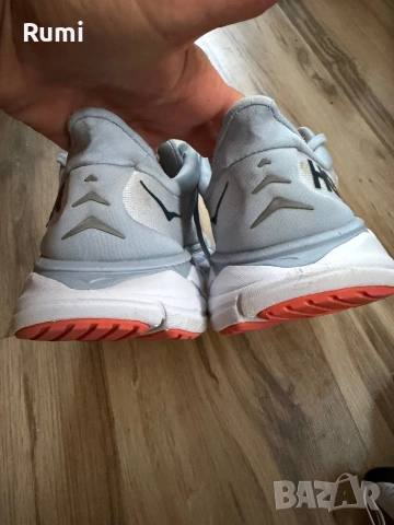 Оригинални маратонки Hoka One One Arahi 6  ! 39 н, снимка 10 - Маратонки - 54724574