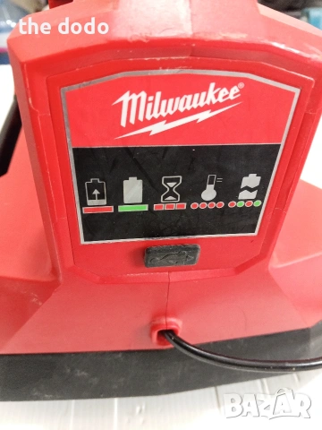 зарядно Милуоки. Milwaukee станция, снимка 2 - Друга електроника - 54631180