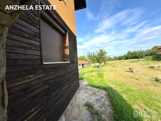 ПРЕКРАСНА КЪЩА В СЕЛО РАДЮВЕНЕ ОБЛ.ЛОВЕЧ, снимка 3 - Къщи - 54761698