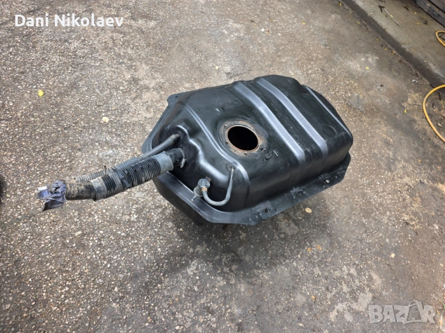 Продавам оригинален резервоар за Nissan Patrol , снимка 2 - Части - 54646612