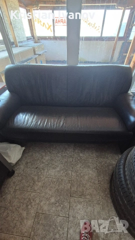 Кожен диван естествена кожа.