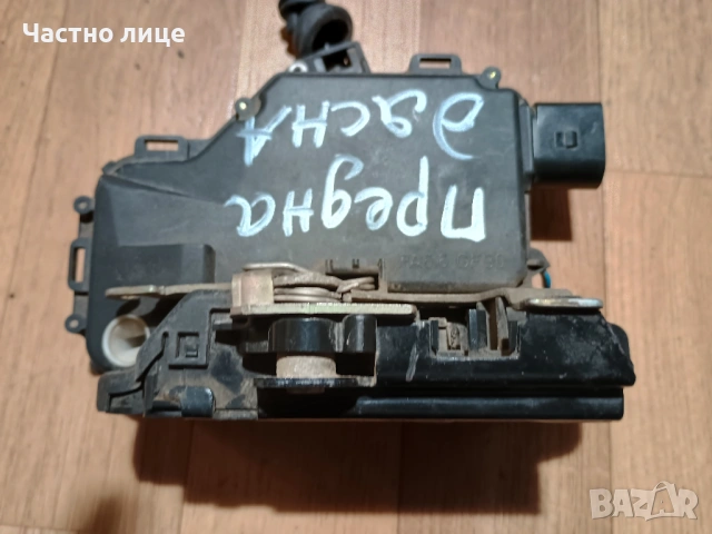 ПРОМОЦИЯ! Оригинална брава за предна дясна врата за Бора - Bora, Джета - Jetta или Голф - Golf