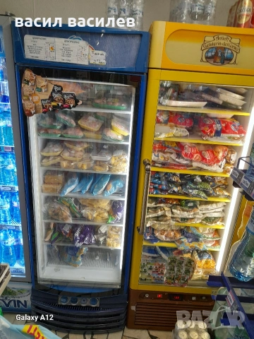 продавам перфектно работещи фризери професионални италиански.