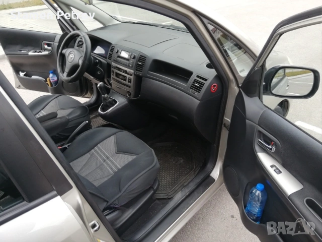 Toyota Corolla verso 1.8i Linea Sol/LPG, снимка 8 - Автомобили и джипове - 54606046