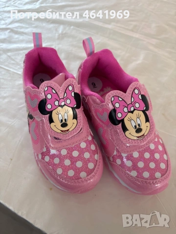 Minnie Mouse маратонки.Светещи ,купувани от Америка., снимка 6 - Детски маратонки - 54560298