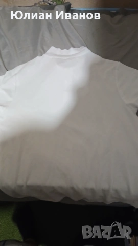 Тениска със къс ракав ,бяла много е мека 