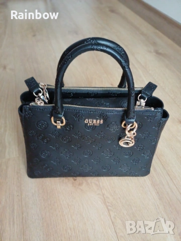 Дамска чанта Guess