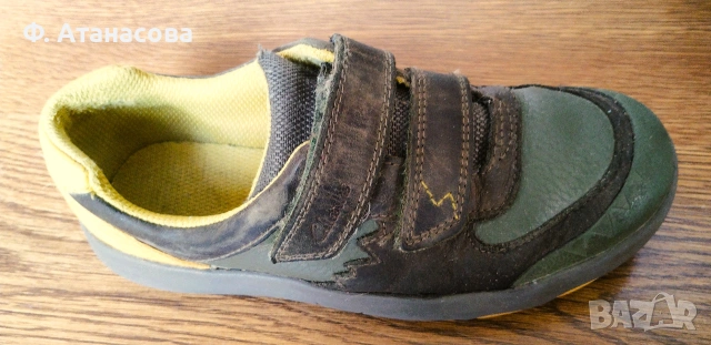 Оригинални обувки Clarks с лепки, естествена кожа, номер 32.5, отлични, снимка 4 - Детски обувки - 55247542