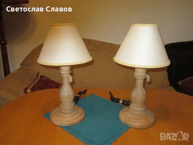 Комплект настолни /нощни/ лампи със стойки от натурален дъб 2