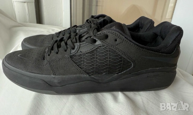 Nike SB Ishod 43 Мъжки кецове черни като нови, снимка 2 - Кецове - 55061690