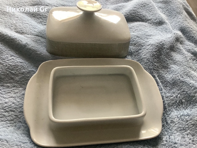 Ястие с масло порцелан произведено в Германия в1965 години отличен състояние дължина 18 см, снимка 2 - Антикварни и старинни предмети - 54134701