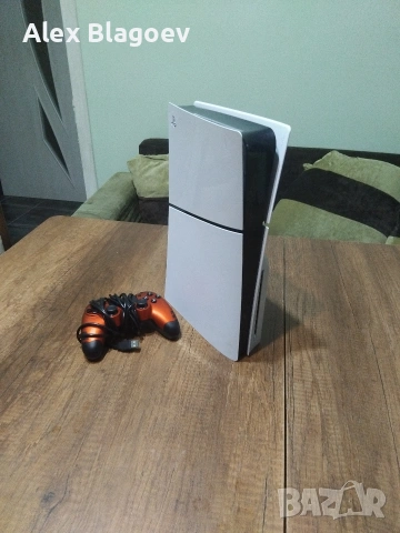 Продавам Playstation-5 !!ТОИ Е МНОГО СКЪП ЗАЩОТО ИМА МНОГО СКЪПИ ИГРИ В НЕГО ДОЛУ В ОПИСАНИЕТО!!