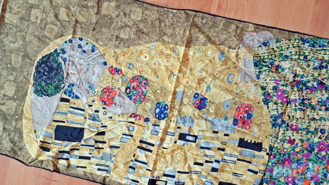 Шал Густав Климт Целувката, снимка 5 - Шалове - 55013443