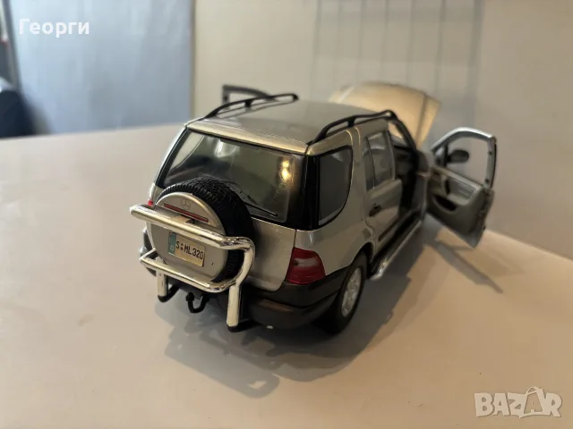 Mercedes ML 320 1:18 , снимка 7 - Колекции - 55671944