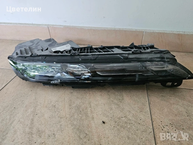 Десен фар BMW 7 G70 i7 desen far бмв 7 г70, снимка 2 - Части - 54488532