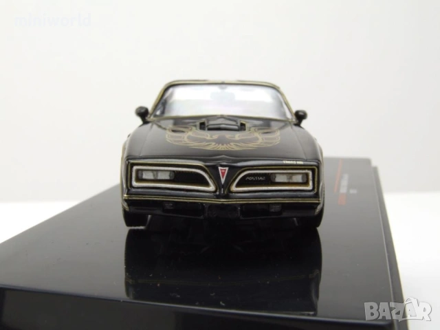 Pontiac Firebird Trans Am 1977 - мащаб 1:43 на IXO моделът е нов в PVC дисплей-кейс, снимка 5 - Колекции - 54504010