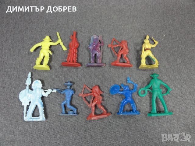 ЛОТ ОТ 10 СТАРИ РЕТРО СОЦ ПЛАСТМАСОВИ ФИГУРКИ ИНДИАНЦИ КАУБОИ, снимка 2 - Колекции - 53009741