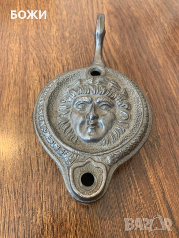 Ретро чугунен държач за лампа с лъвска глава – винтидж декор, снимка 2 - Антикварни и старинни предмети - 54013318