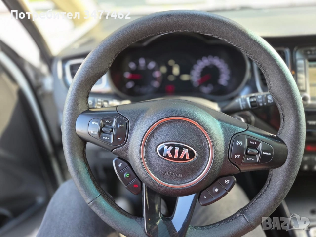 Продава Kia Carens, семеен автомобил в отлично състояние, снимка 9 - Автомобили и джипове - 55129619