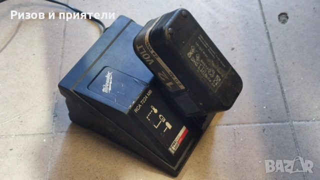 Зарядно Milwaukee , снимка 5 - Винтоверти - 54261274