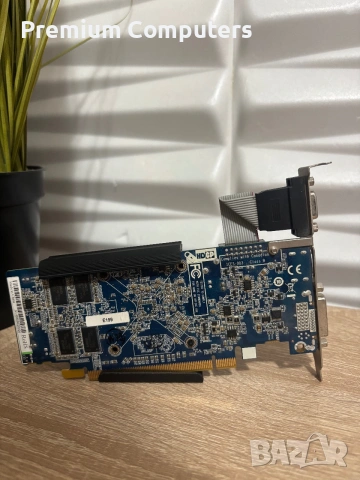 Видео карта Sapphire AMD Radeon R5 230 2GB, снимка 2 - Видеокарти - 55078347