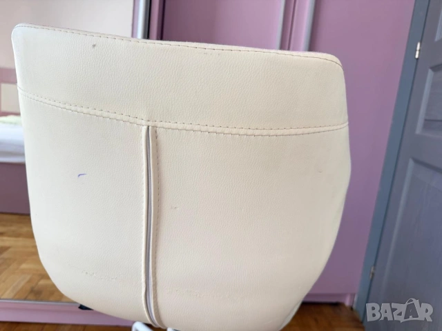 Столче въртящо на колелца с регулиране височина, снимка 3 - Столове - 54094379