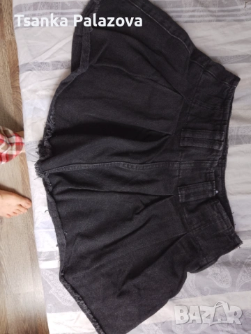 Дънкова пола Bershka XS, снимка 3 - Поли - 54729595