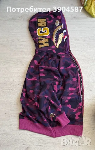 ПРОДАВАМ Суитшърт Bape 