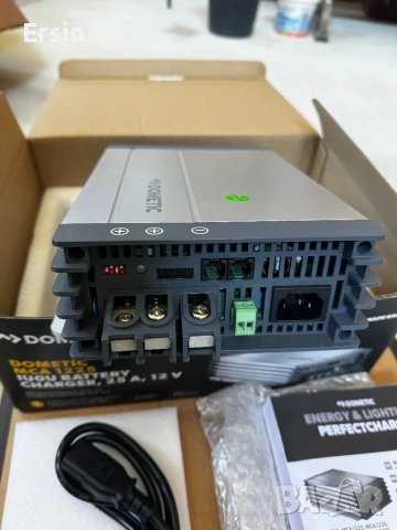 DOMETIC зарядно устройство МСА1225 Едновременно зареждане на два бордови и един стартерен акумулатор, снимка 6 - Друга електроника - 54586597
